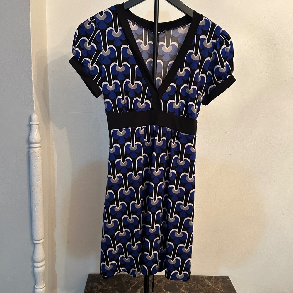 Wet Seal Blue Retro Print Empire Waist V-Neck Short Sleeve TOP
